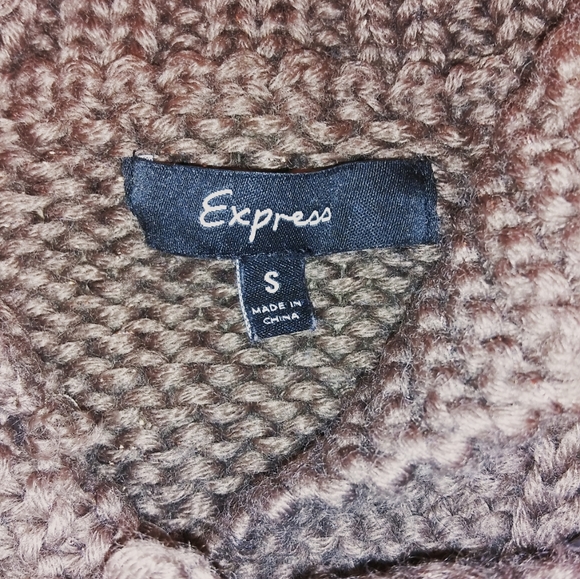 Nwot express Brown Knit cropped Button Down Cardigan 3/4" Sleeves small - Picture 7 of 10